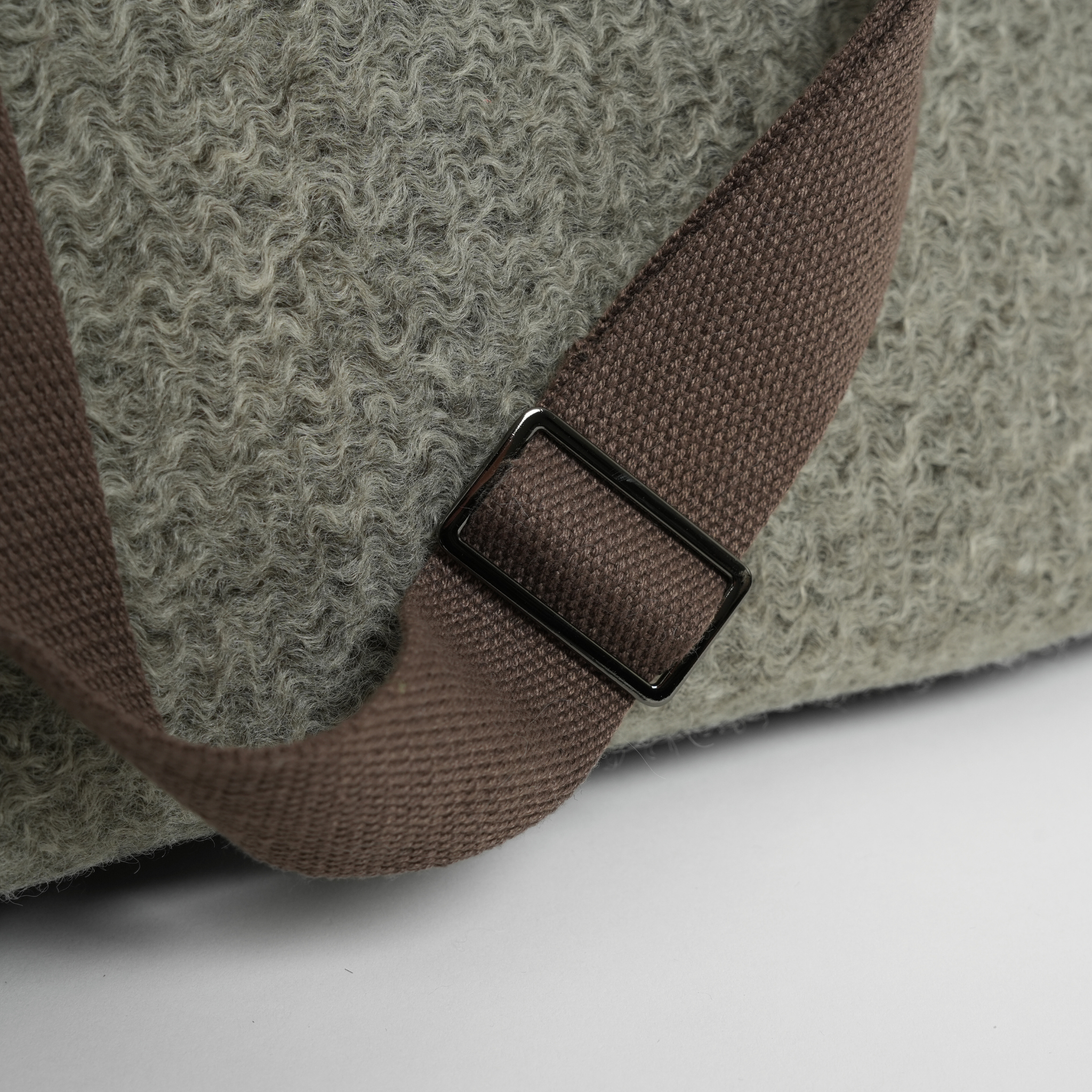 Carrier Bag Curl | Taupe